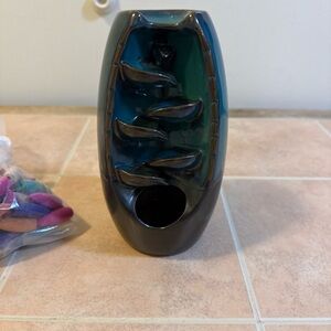 Elegant Ceramic Incense Holder - Black and Teal